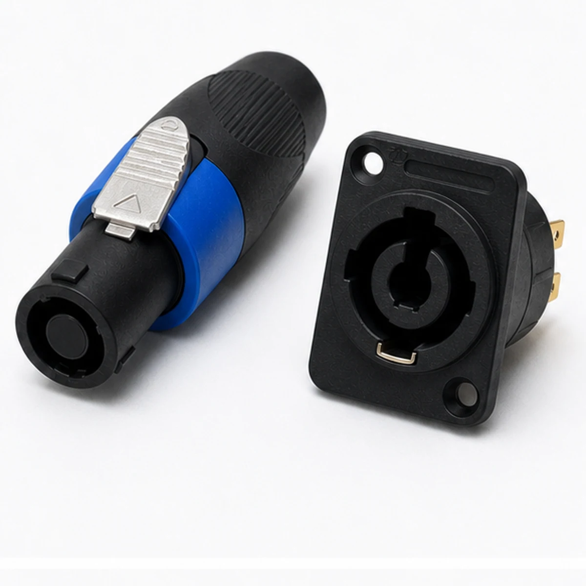 Twist-lock speaker cable connector and panel socket